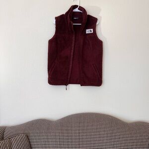 The North Face Women's Burgundy Sherpa Vest